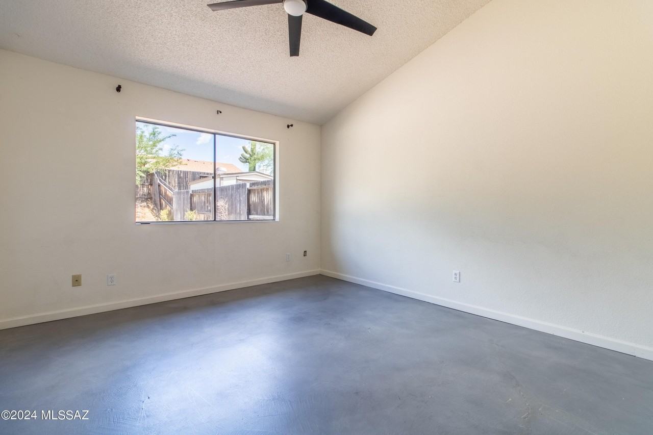 3873 S Headwind Dr - Photo 2 of 13
