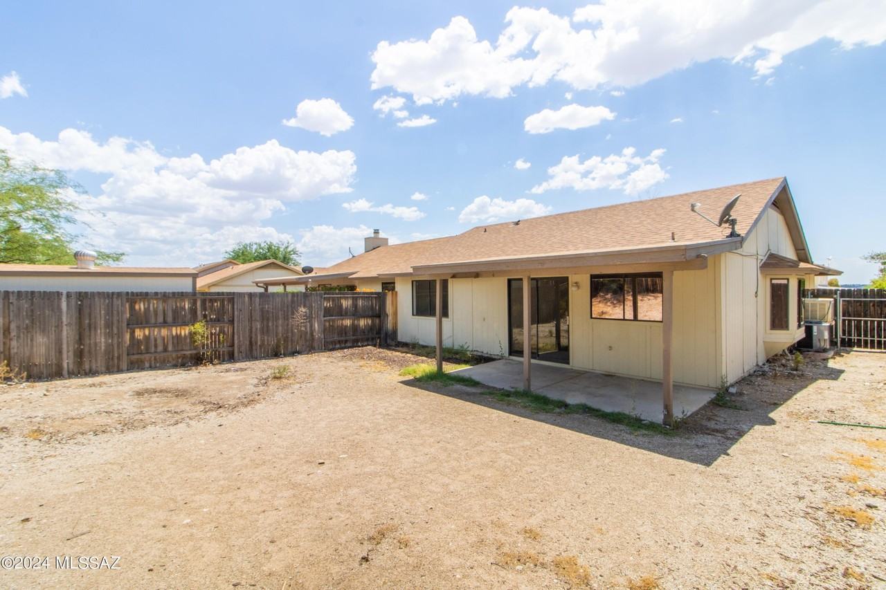 3873 S Headwind Dr - Photo 6 of 13