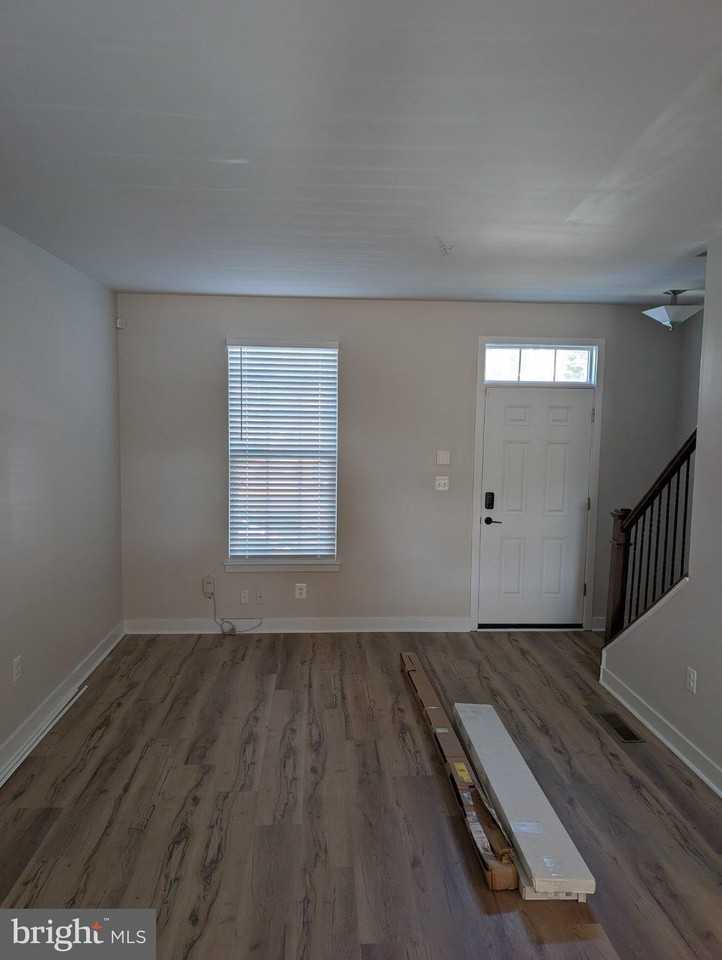 1229 Trenton Pl Se - Photo 3 of 18