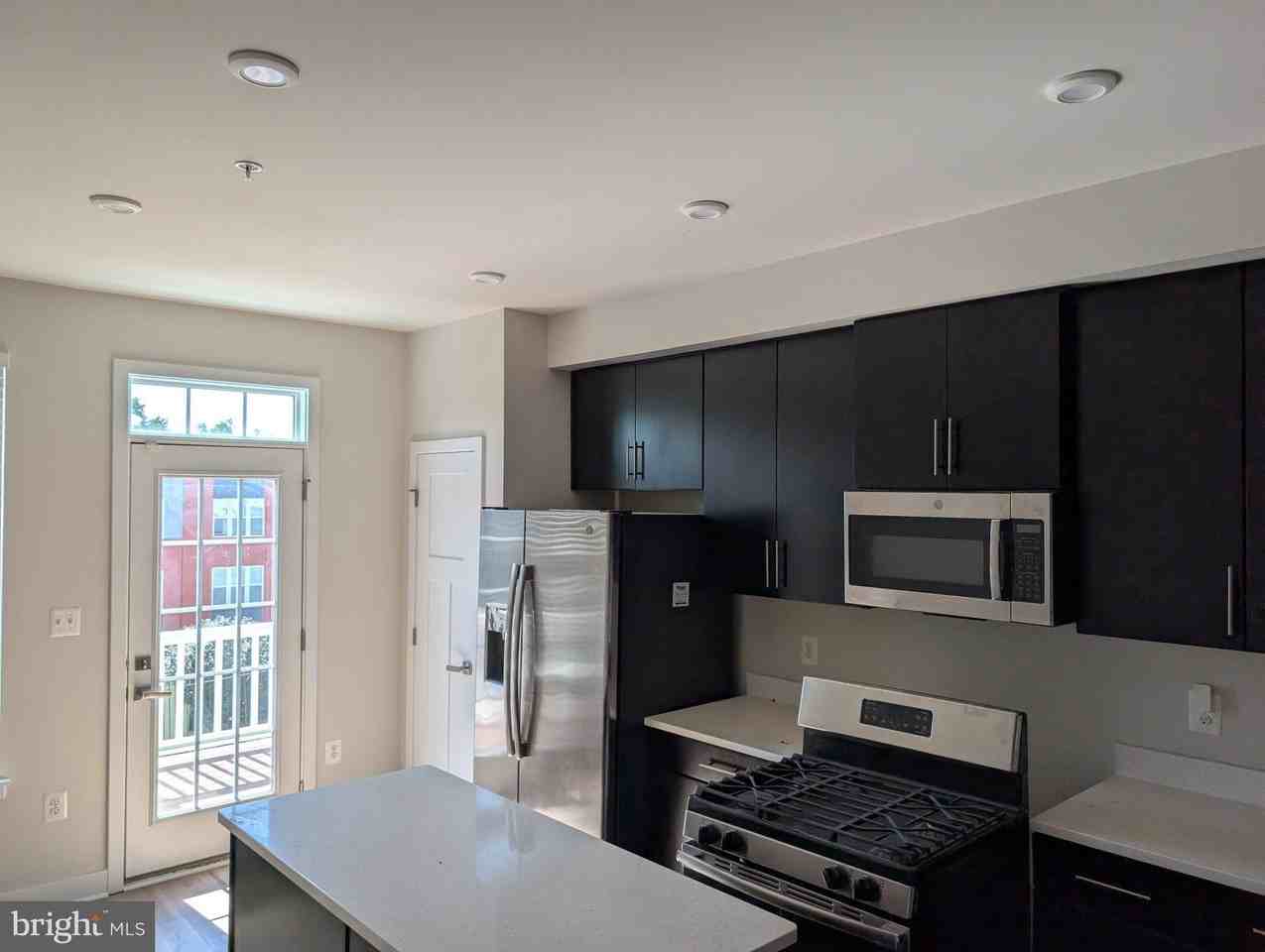 1229 Trenton Pl Se - Photo 5 of 18