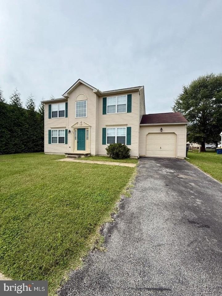 235 Tracer Dr - Photo 2 of 28