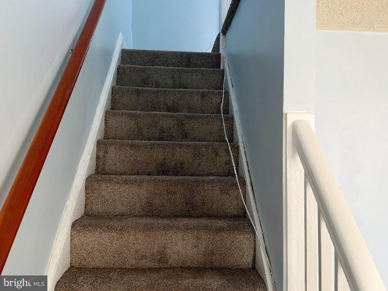 216 W Edgevale Rd - Photo 2 of 11