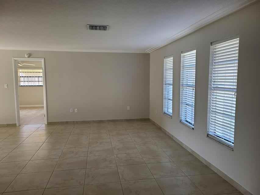 725 Hibiscus Dr #1 - Photo 3 of 12