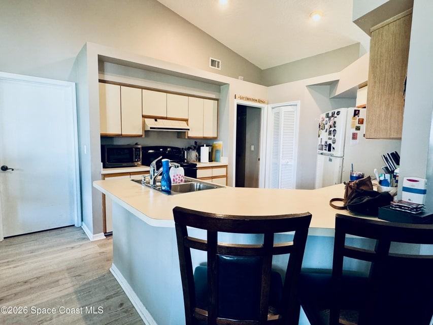 2065 Thistle Dr #1 - Photo 6 of 10