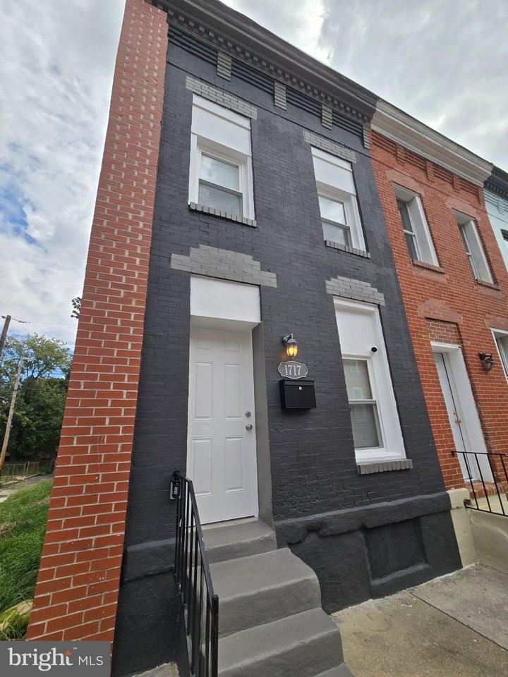 1717 Latrobe St - Photo 2 of 18