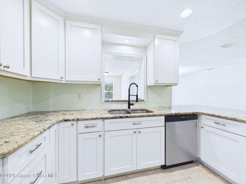 1523 Breese St Ne #1 - Photo 4 of 10