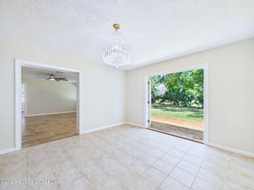 1523 Breese St Ne #1 - Photo 6 of 10