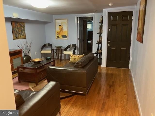2223 Brookfield Ave - Photo 2 of 13