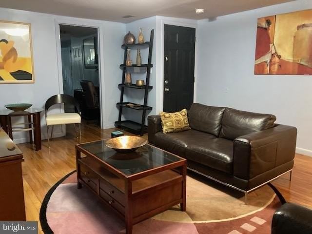 2223 Brookfield Ave - Photo 3 of 13