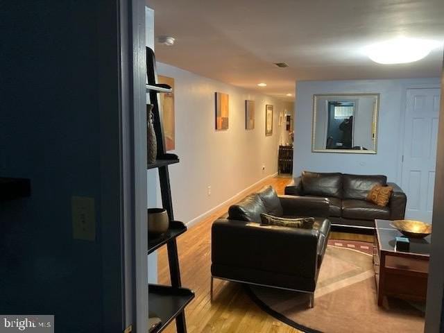 2223 Brookfield Ave - Photo 4 of 13