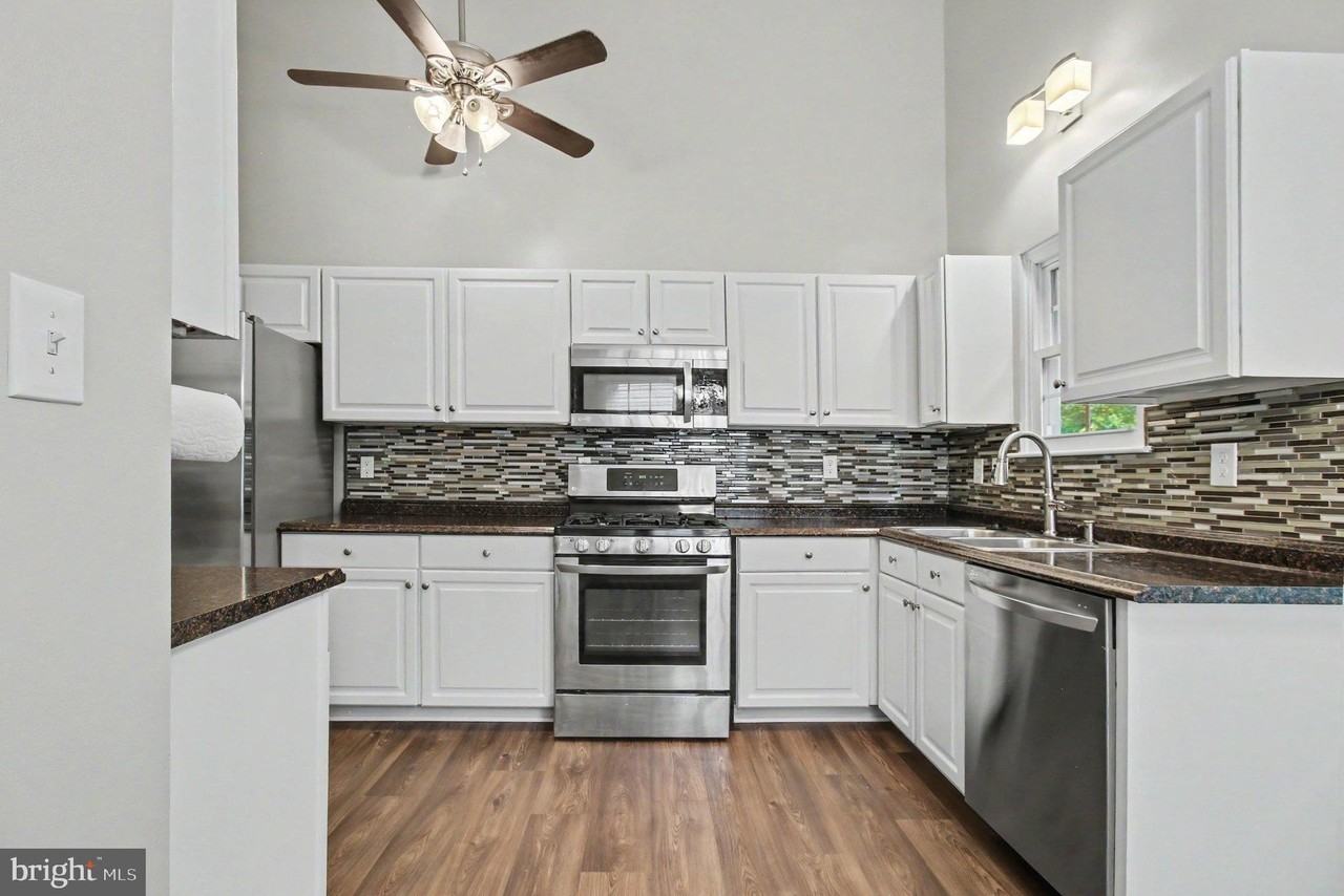 307 Tall Pines Ct #L - Photo 3 of 23