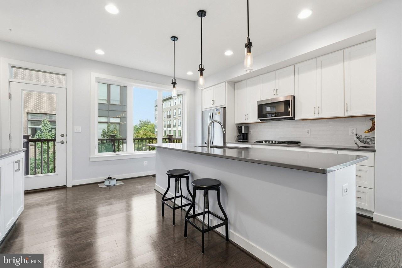 16143 Columbus Ave - Photo 6 of 50