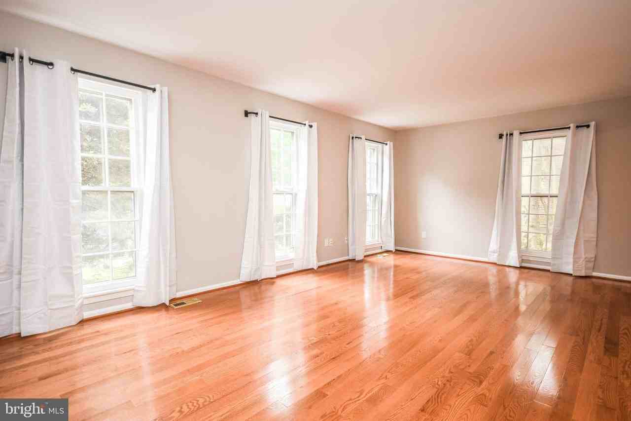 10036 Maple Leaf Dr - Photo 2 of 50