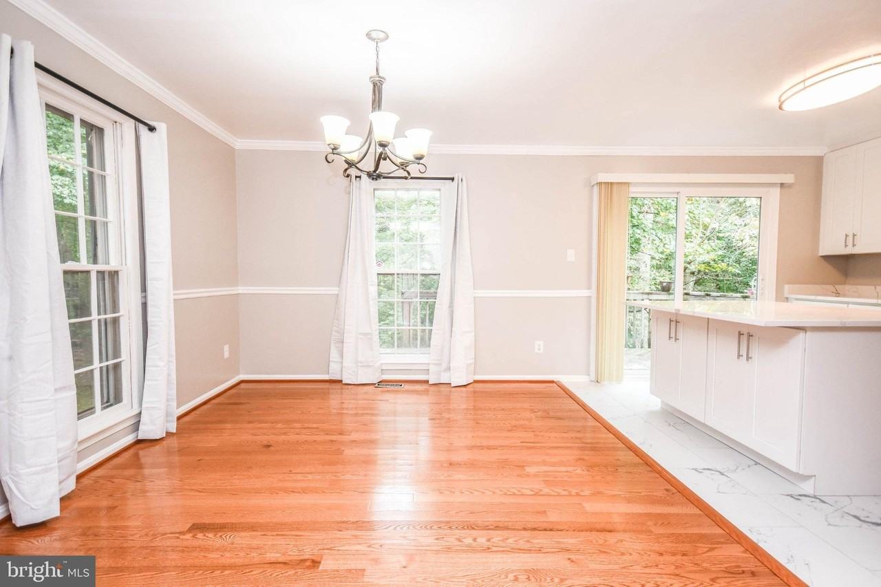 10036 Maple Leaf Dr - Photo 6 of 50