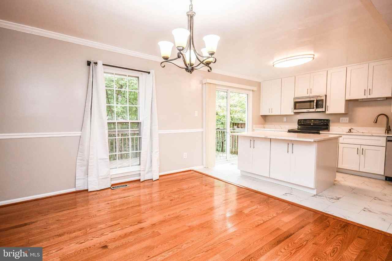 10036 Maple Leaf Dr - Photo 7 of 50