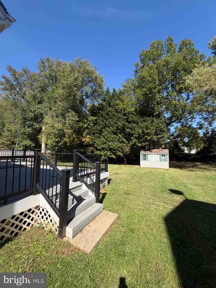 1821 Peachtree Ln - Photo 3 of 11