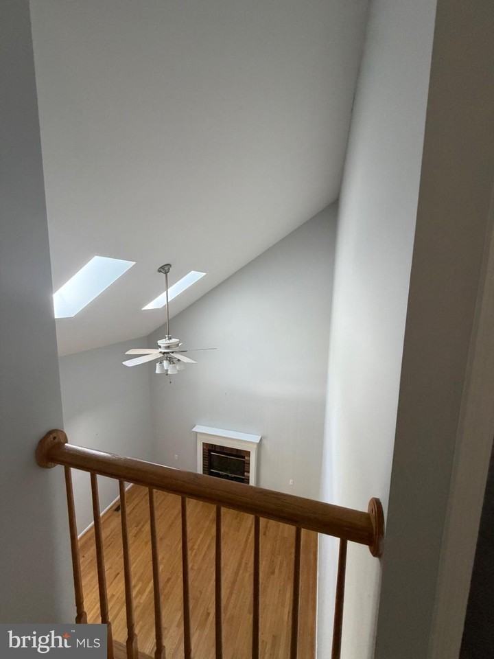 1821 Peachtree Ln - Photo 6 of 11