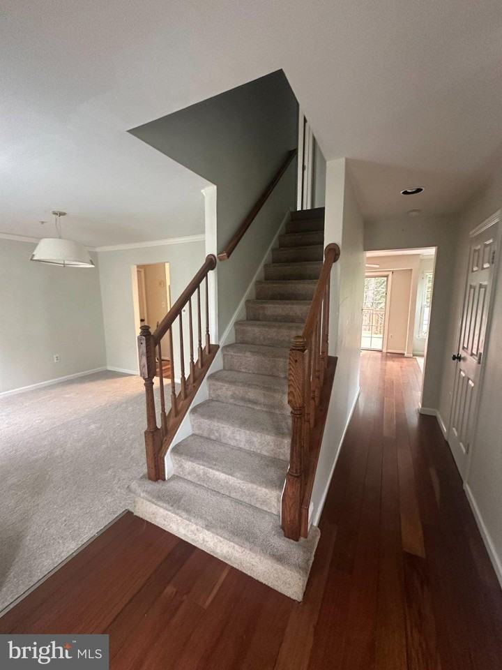 8207 Birdsong Dr - Photo 2 of 33
