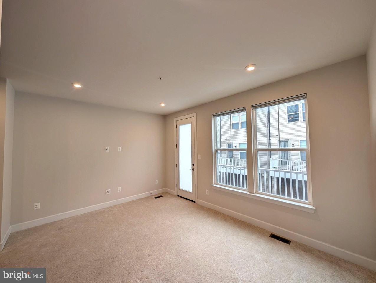 3511 Carnaby St - Photo 4 of 21