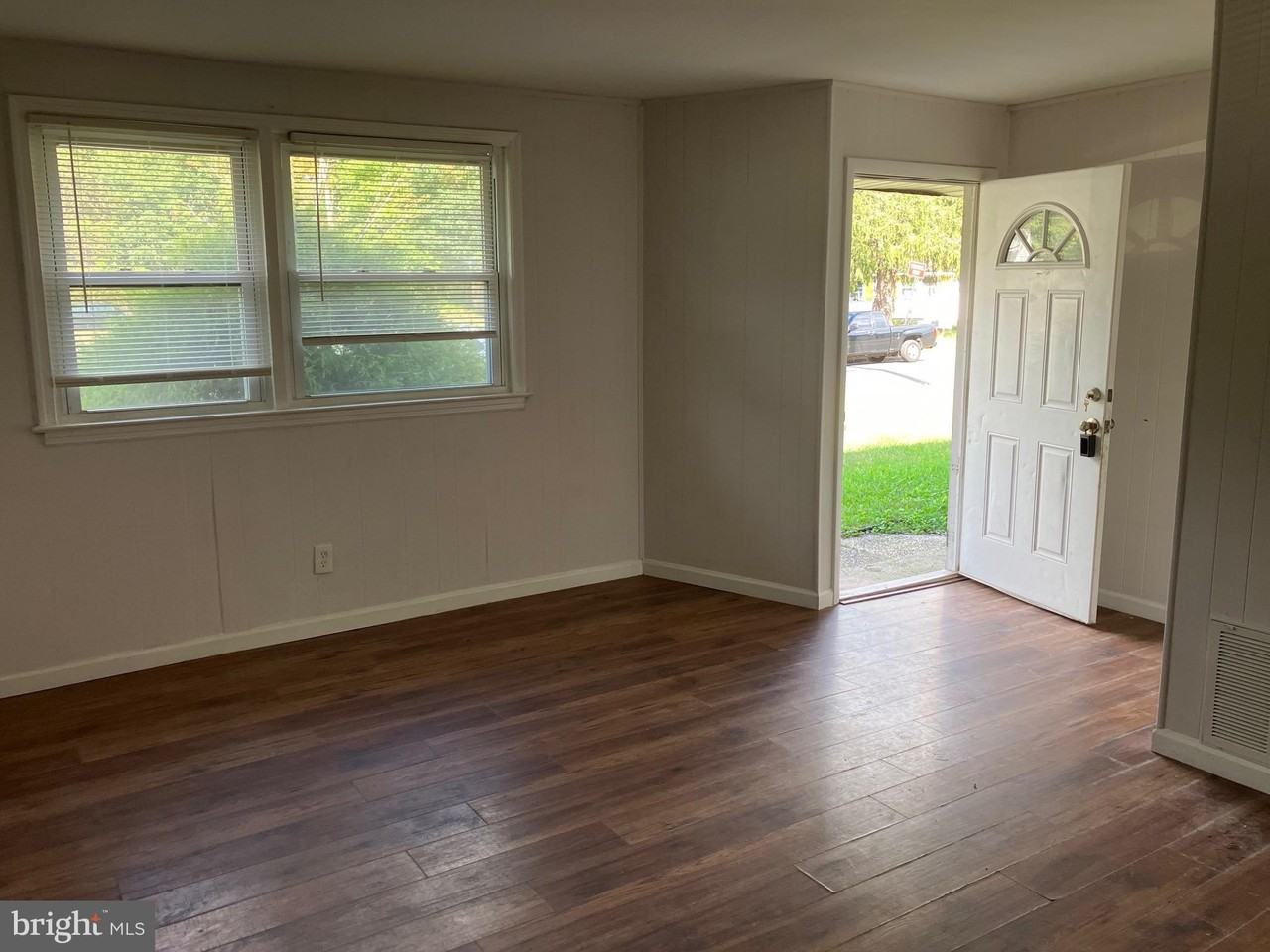 129 Lemmon Ave - Photo 2 of 10