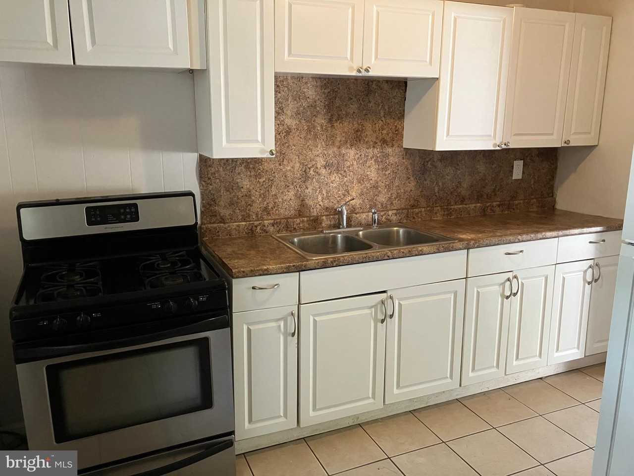 129 Lemmon Ave - Photo 4 of 10