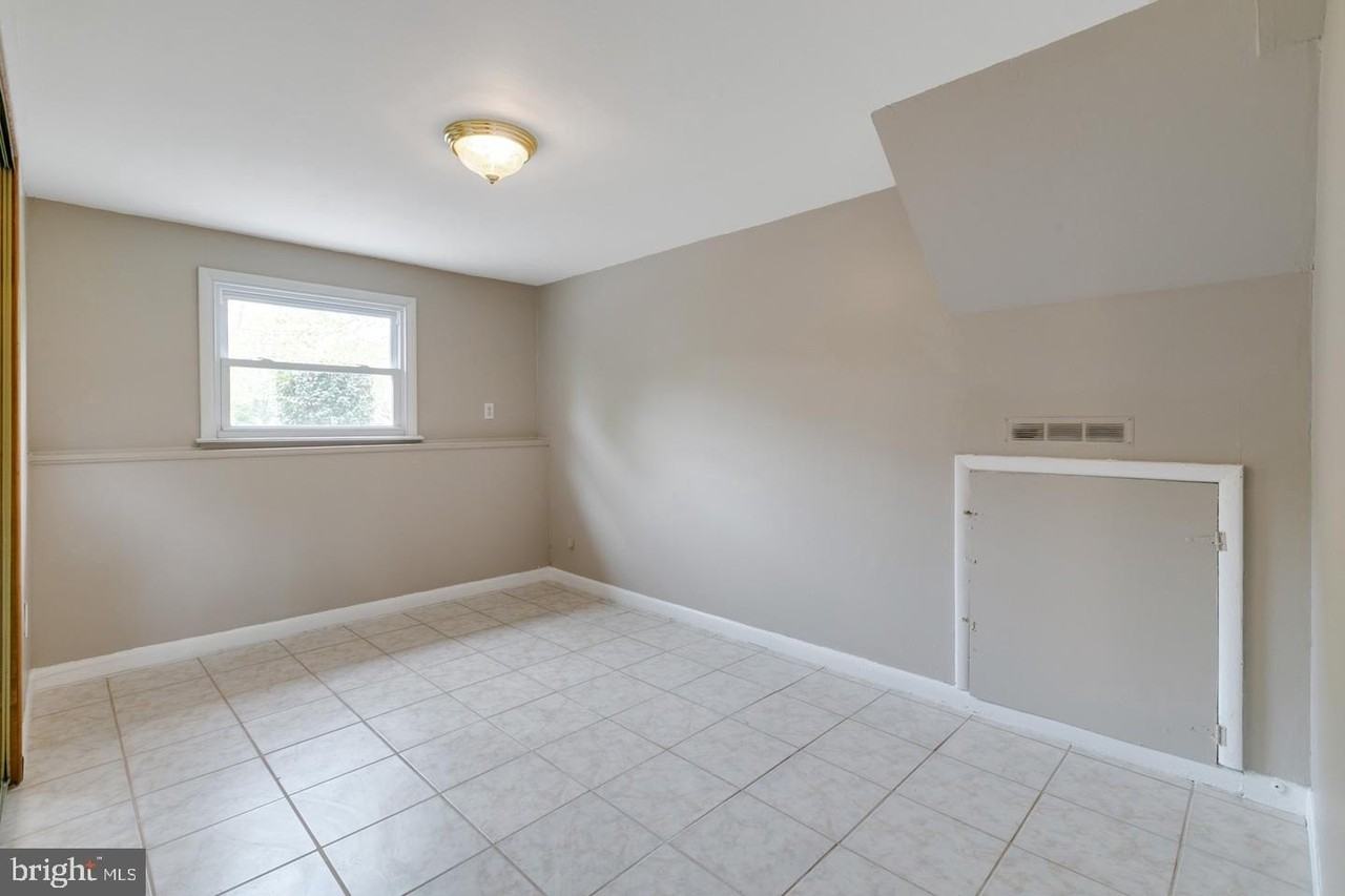 400 Sheffield Rd - Photo 7 of 28