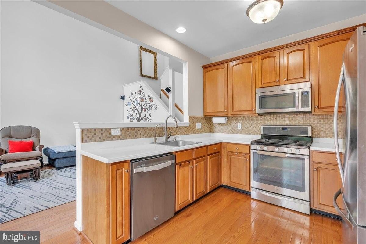144 Pennsbury Ln - Photo 5 of 24