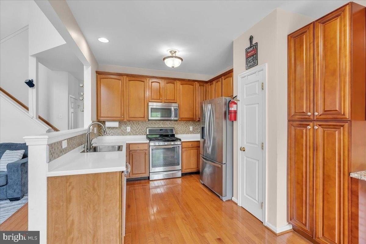 144 Pennsbury Ln - Photo 6 of 24