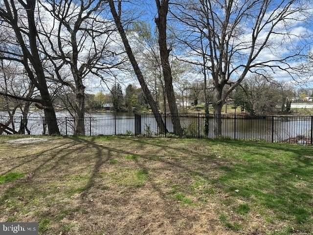 62 Lakeview Ct - Photo 2 of 20