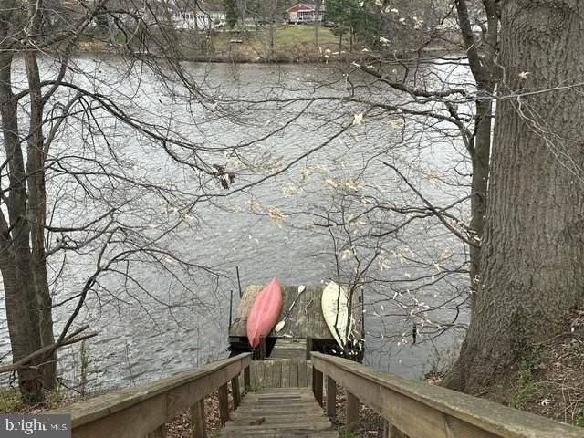62 Lakeview Ct - Photo 4 of 20