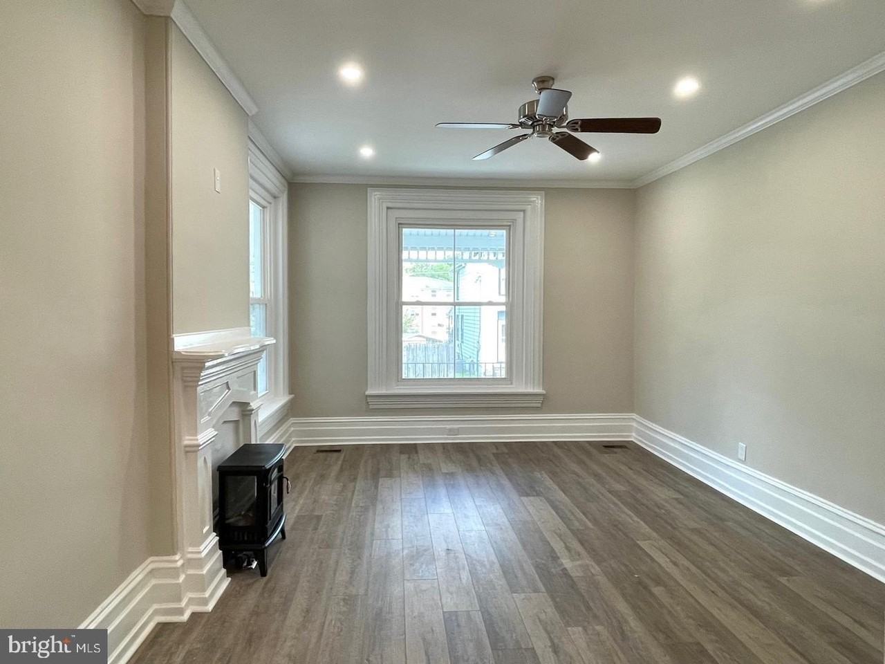 214 S Main St - Photo 3 of 17