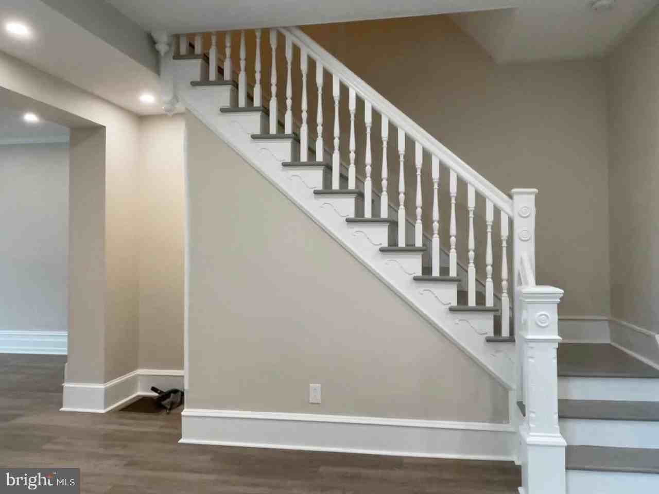 214 S Main St - Photo 6 of 17