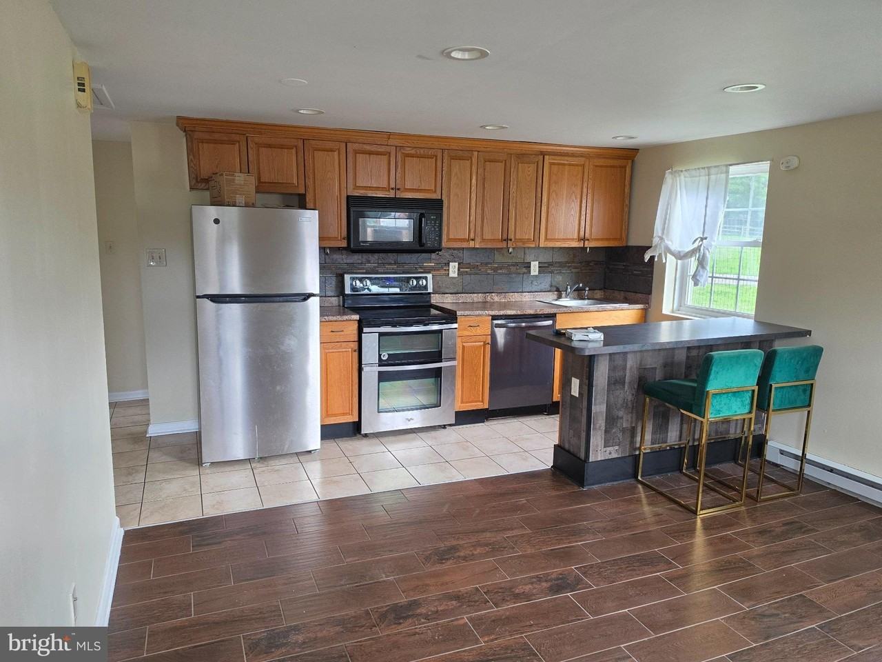 1116 Telegraph Rd - Photo 3 of 11