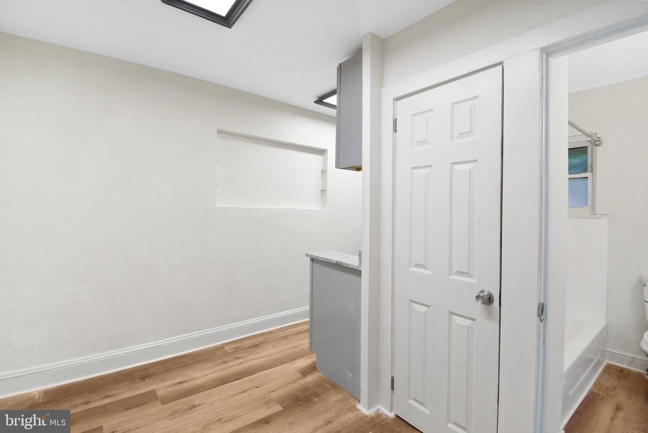 126 N Wycombe Ave - Photo 2 of 7