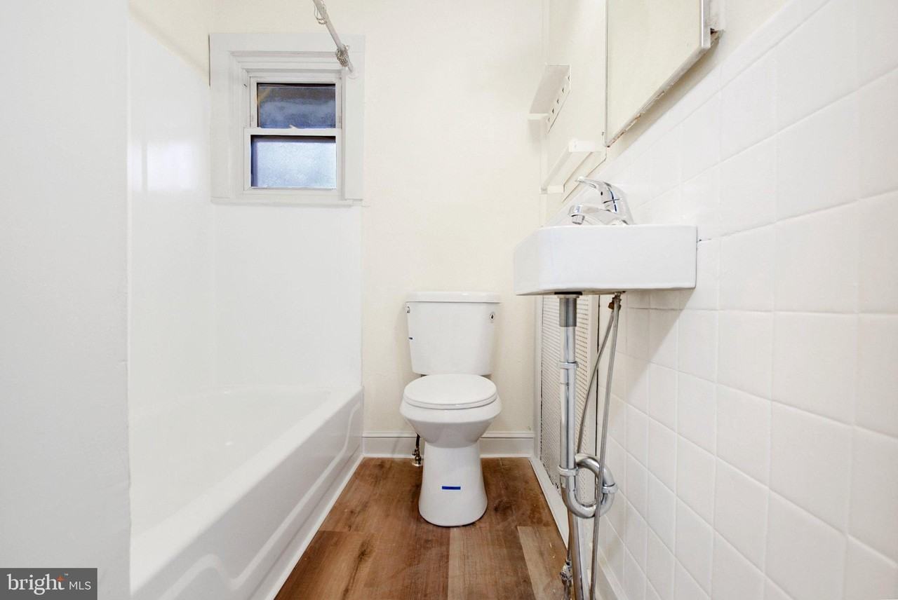 126 N Wycombe Ave - Photo 3 of 7
