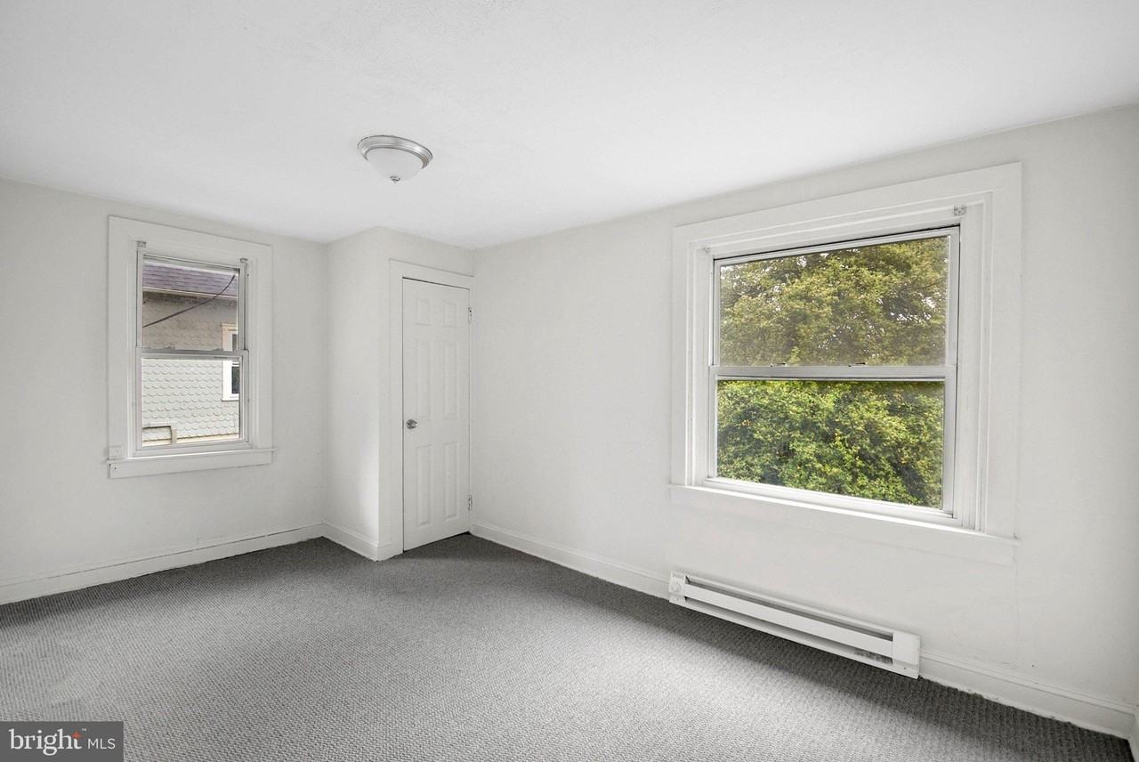126 N Wycombe Ave - Photo 4 of 7