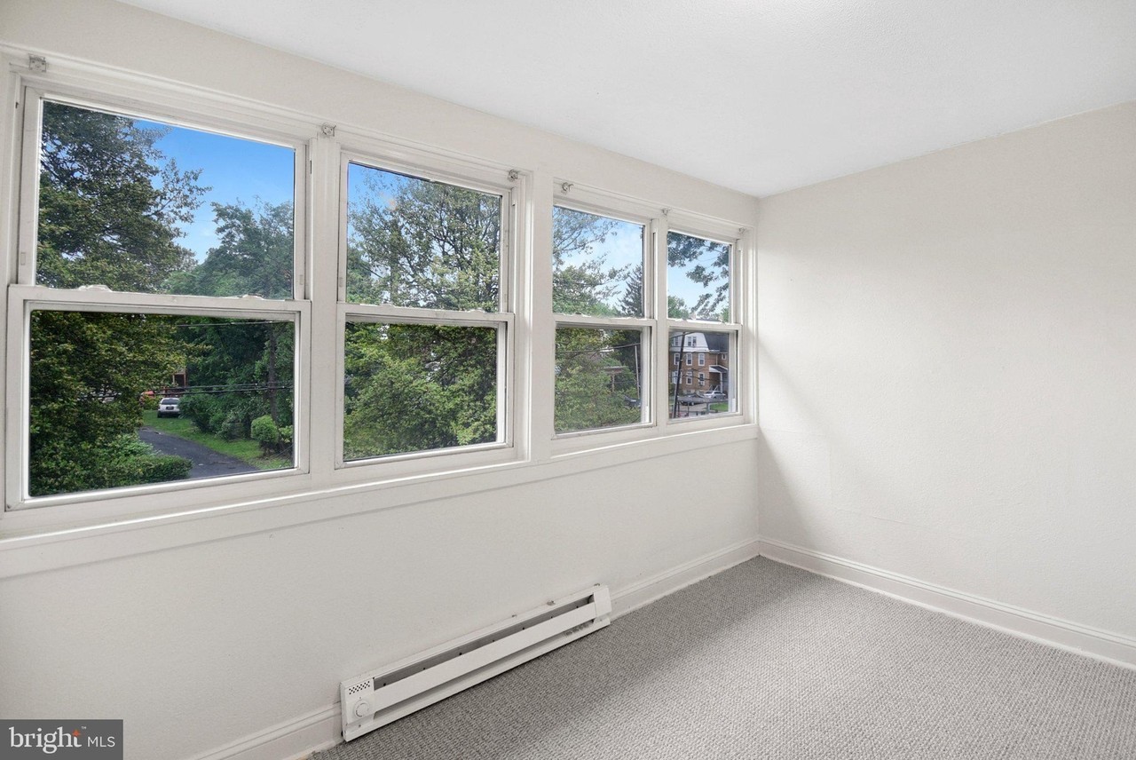 126 N Wycombe Ave - Photo 5 of 7