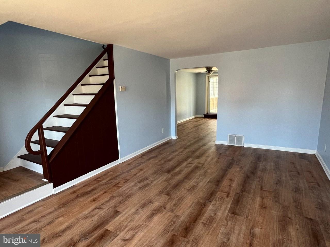 2045 Heather Rd - Photo 4 of 15