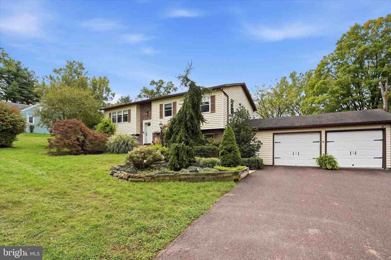 1484 Sumneytown Pike - Photo 2 of 36