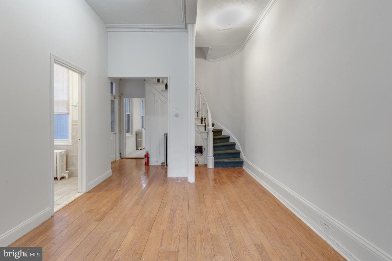415 S 40th St - Photo 7 of 41