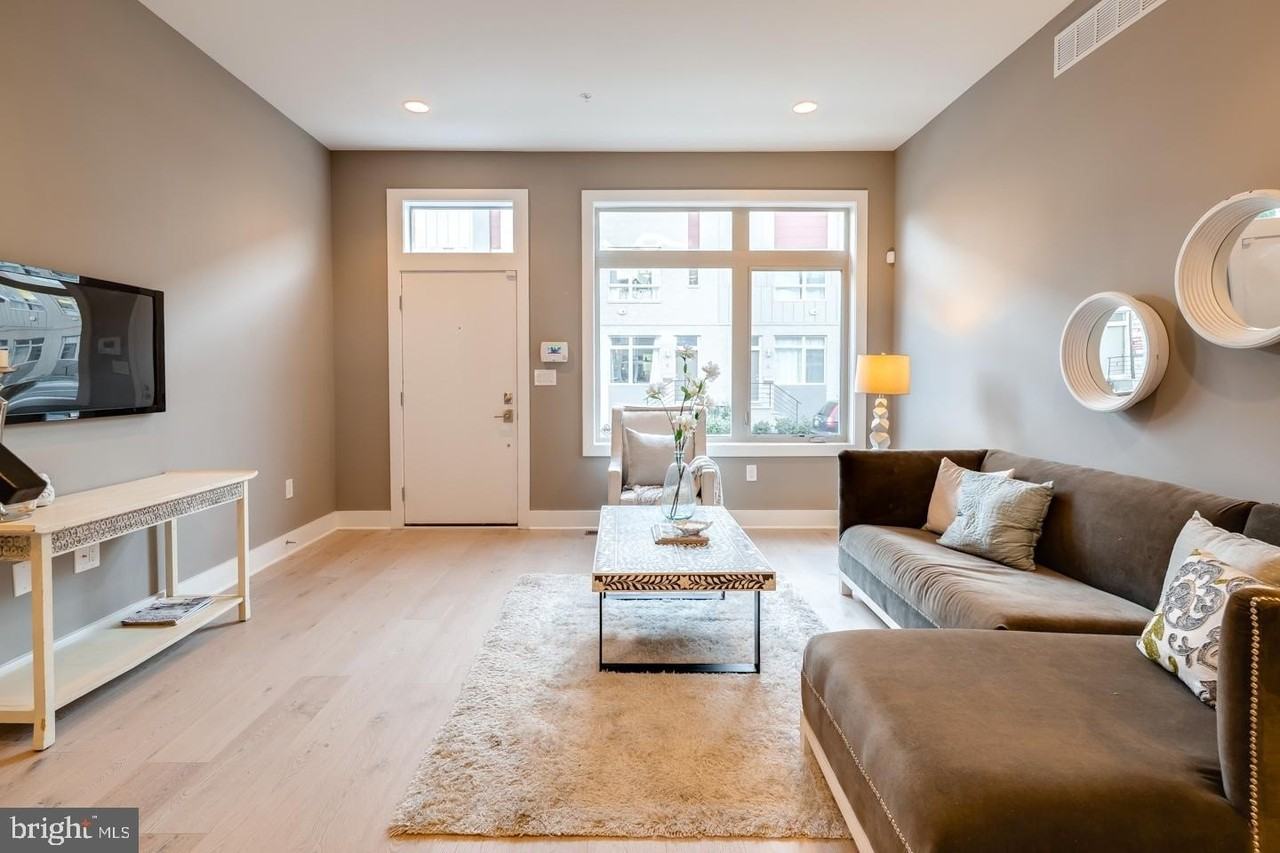 740 S Chris Columbus Blvd #70 - Photo 2 of 24