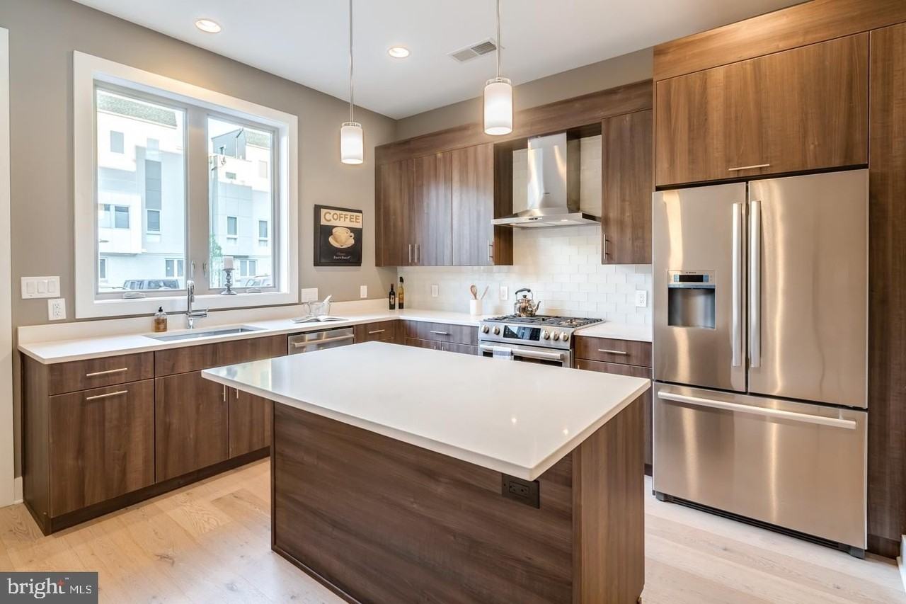740 S Chris Columbus Blvd #70 - Photo 6 of 24