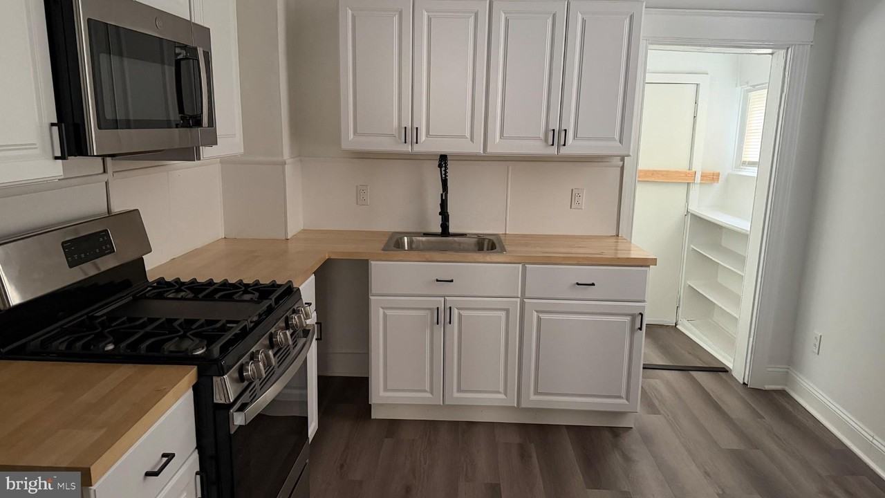 3230 D St - Photo 4 of 14