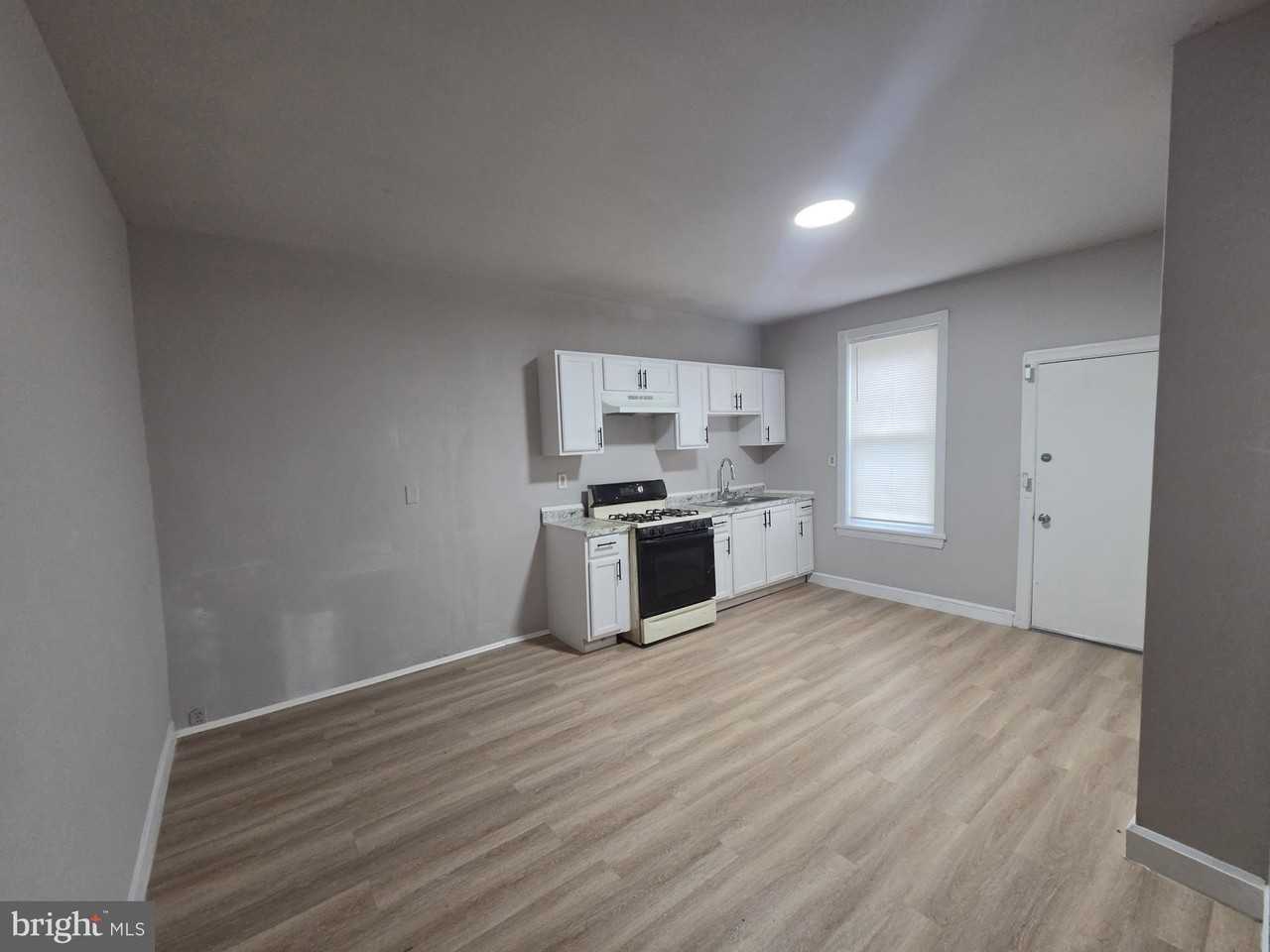 250 N 52nd St - Photo 5 of 21