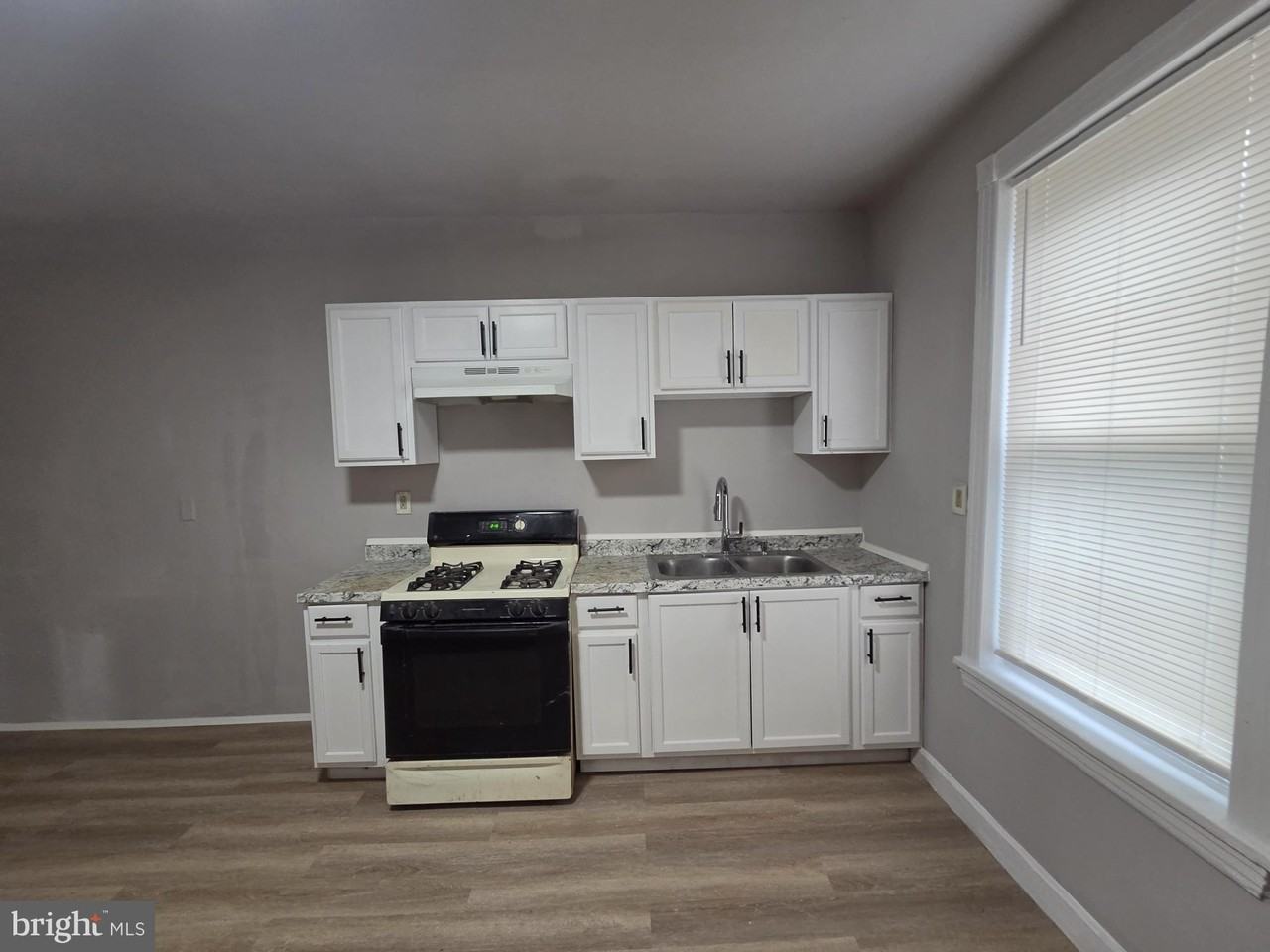 250 N 52nd St - Photo 6 of 21