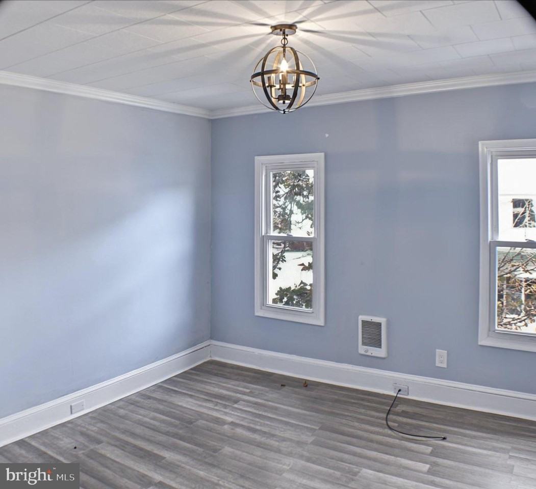 39 S 10th St - Photo 7 of 16