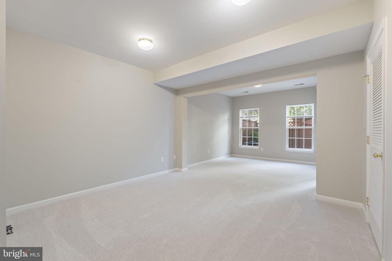 5112 Grimm Dr - Photo 4 of 49