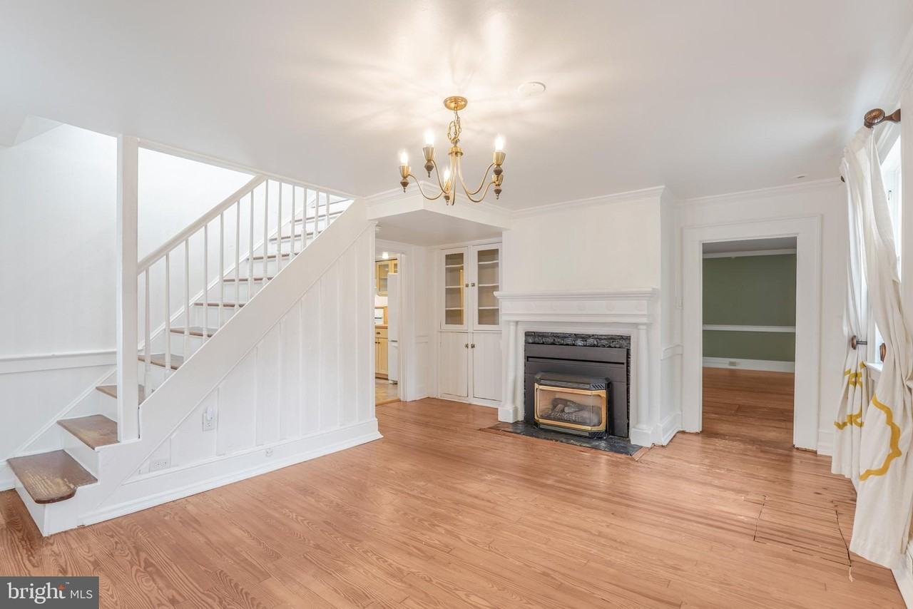 708 Kenmore Ave - Photo 6 of 26