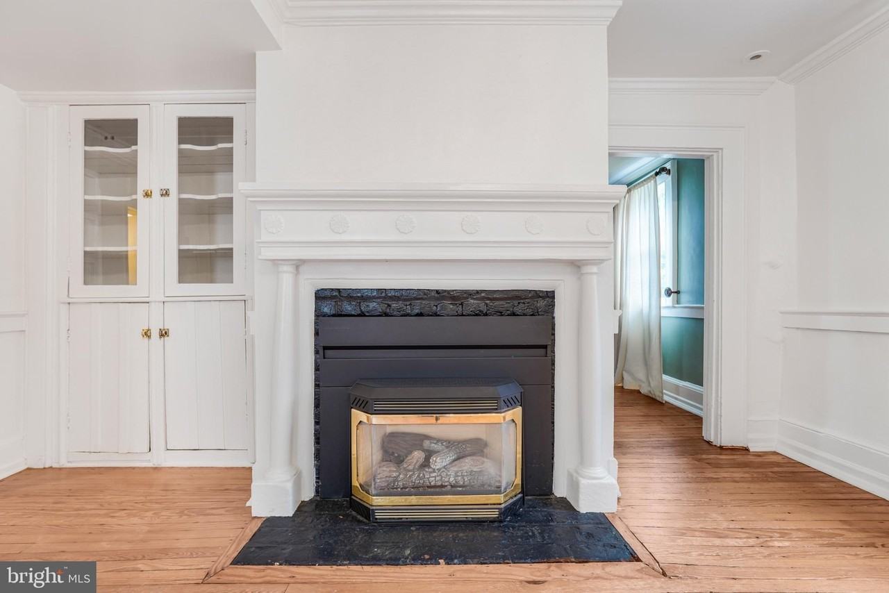 708 Kenmore Ave - Photo 7 of 26