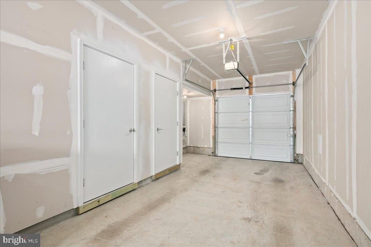 3186 Ascent Rd - Photo 3 of 17